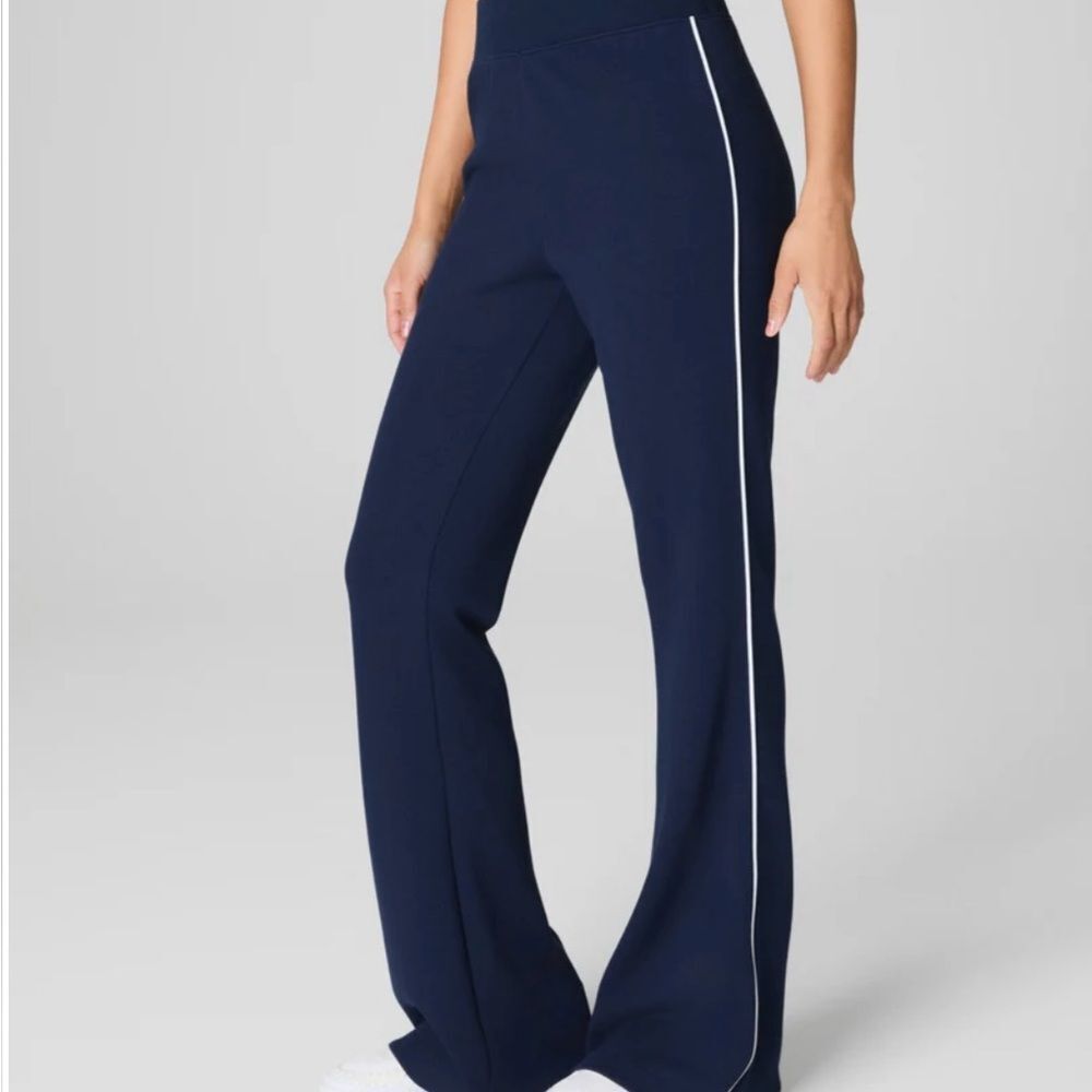 SPANX Navy Wide Leg Flare Pants – Size S – 31” Inseam – NWT - Picture 4 of 7